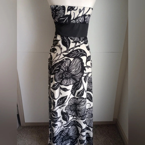 WHBM Black White Tropical Floral Bold Print Long Gown A-Line Strapless Gown Sz 2 - Picture 9 of 16